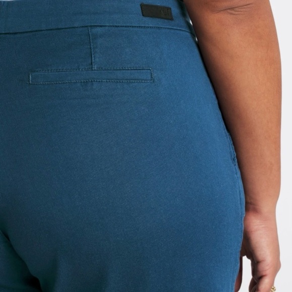 Kut from the Kloth Catherine Trouser Twill shorts size 14 navy blue - Picture 4 of 11